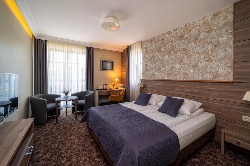 Korona Hotel Ostroleka  ภายนอก รูปภาพ