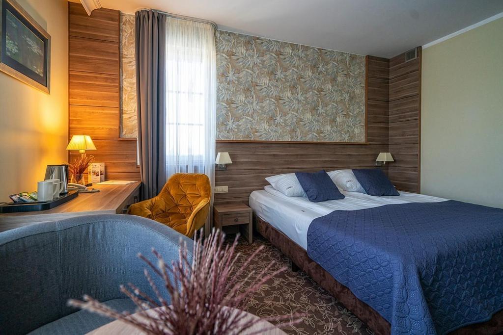 Korona Hotel Ostroleka  ภายนอก รูปภาพ