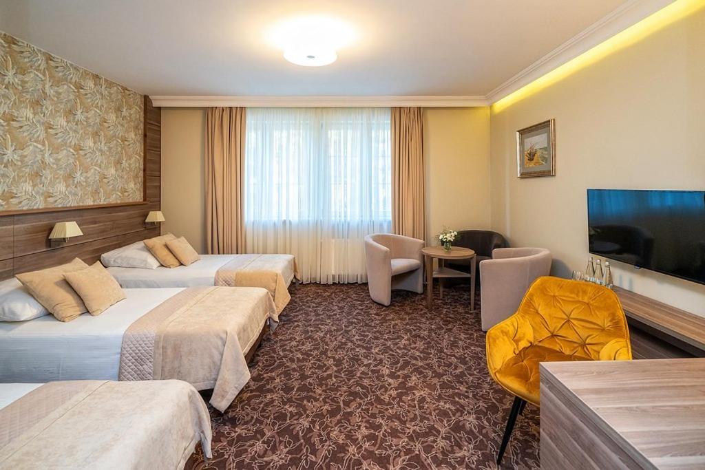 Korona Hotel Ostroleka  ภายนอก รูปภาพ