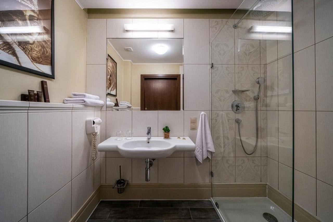 Korona Hotel Ostroleka  ภายนอก รูปภาพ