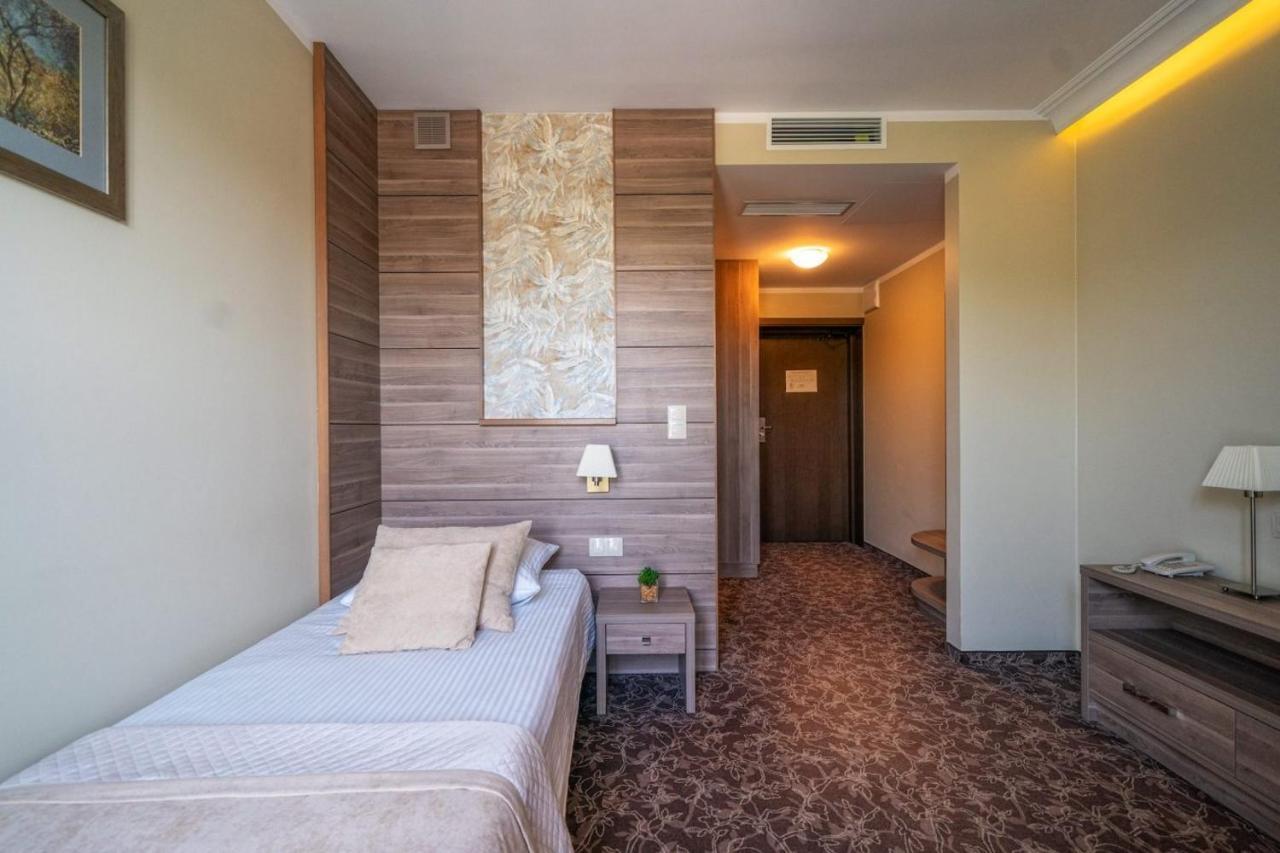Korona Hotel Ostroleka  ภายนอก รูปภาพ