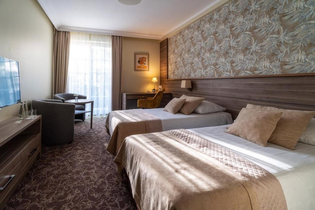 Korona Hotel Ostroleka  ภายนอก รูปภาพ